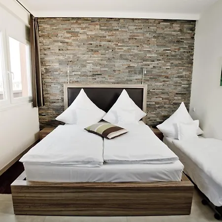 Maxis - Digitaler Self-check-in - 3*